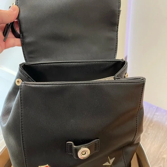 Authentic Guess Backpack - Picture 3 of 6